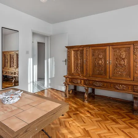 2 Bedroom Awesome In Appartement Selce