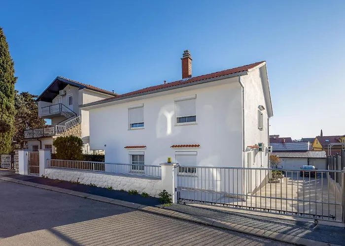 2 Bedroom Awesome In *