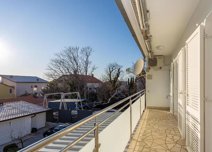 2 Bedroom Awesome In Διαμέρισμα