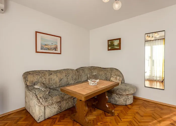 Διαμέρισμα 2 Bedroom Awesome In *