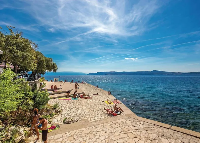 2 Bedroom Awesome In Διαμέρισμα Selce
