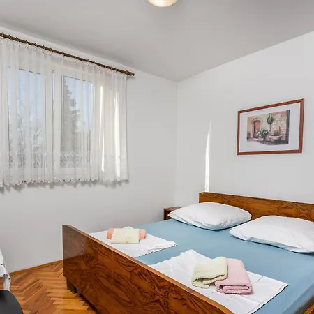 2 Bedroom Lovely In