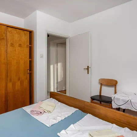 Appartamento 2 Bedroom Awesome In Selce