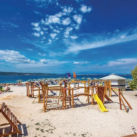 2 Bedroom Awesome In Appartamento