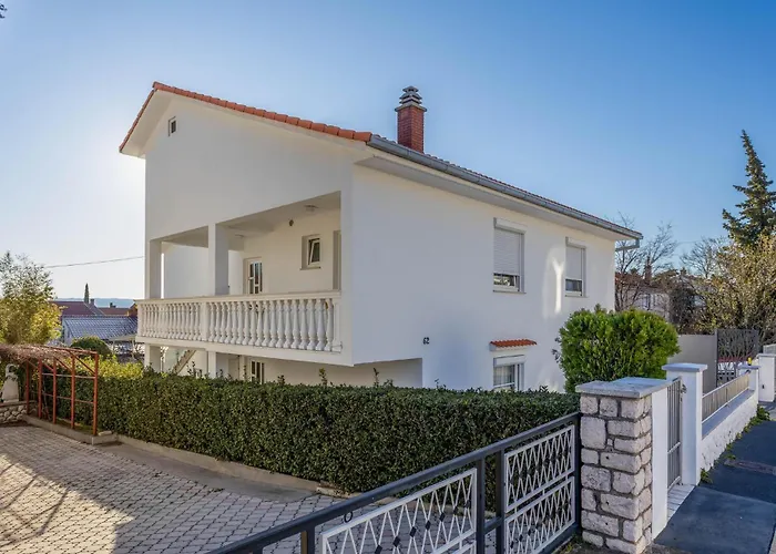 2 Bedroom Awesome In Selce